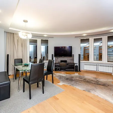 Apartment No Partys No Smocking